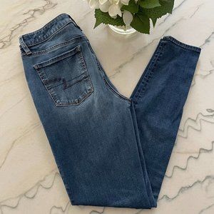 American Eagle | Med. Wash Super Hi-Rise 360 Next Level Stretch Jegging | 8 Long